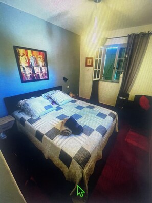 4 bedrooms, iron/ironing board, Internet, bed sheets - Villa for rent for eight people with swimming pool and view of Saint-Tropez (Roquebrune-sur-Argens)