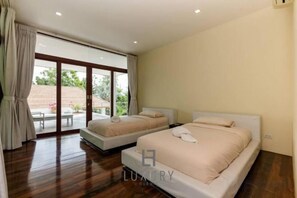 Unclassified image, 3 of 8, button - Unique Pool Villa with 5 Bedrooms and Sea View (PM-C1) (Hua Hin)