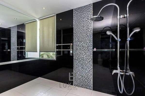 Bathroom - Unique Pool Villa with 5 Bedrooms and Sea View (PM-C1) (Hua Hin)