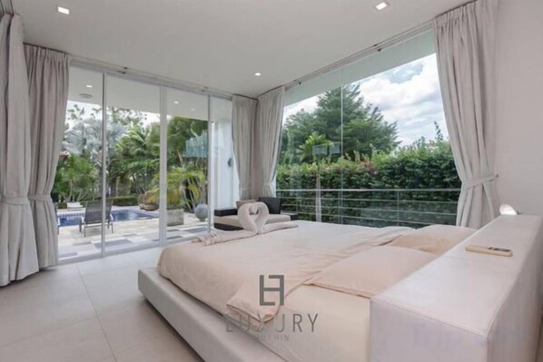 Unclassified image, 1 of 8, button - Unique Pool Villa with 5 Bedrooms and Sea View (PM-C1) (Hua Hin)
