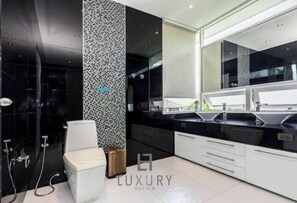 Bathroom - Unique Pool Villa with 5 Bedrooms and Sea View (PM-C1) (Hua Hin)