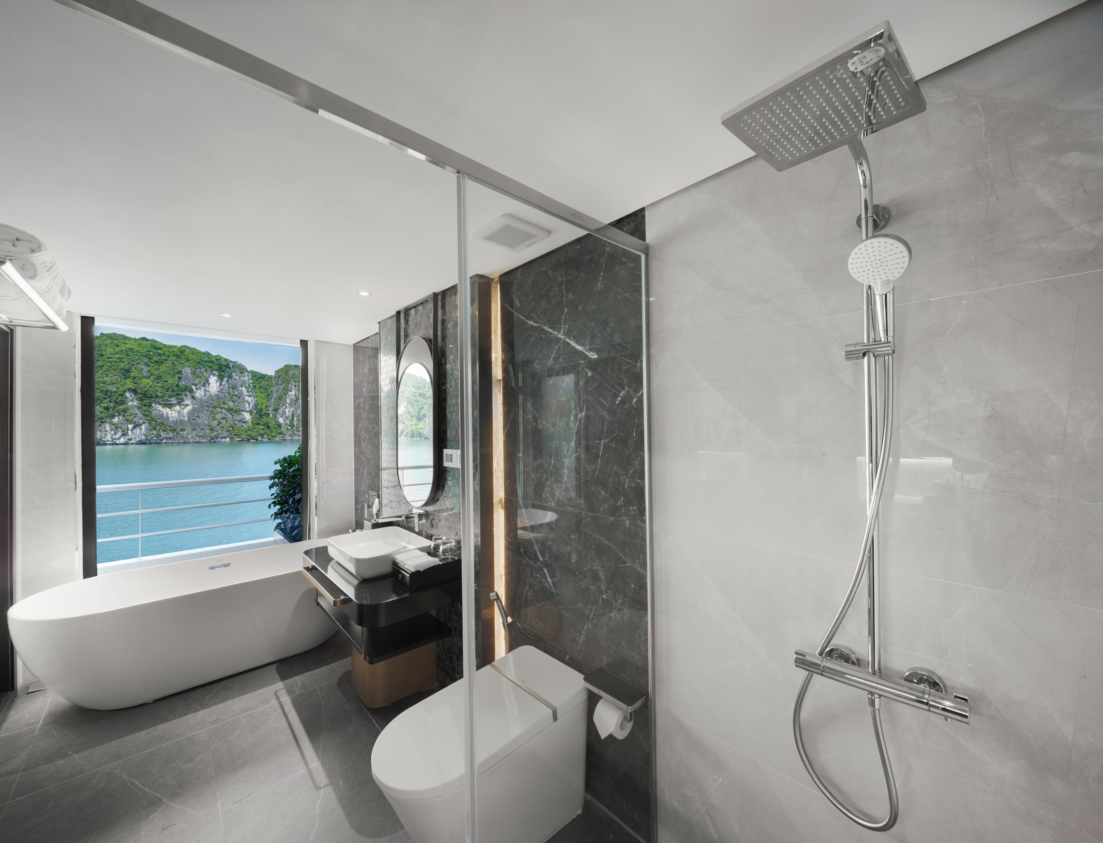 Rainfall showerhead, free toiletries, hair dryer, towels