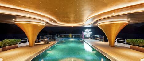 15 kolam renang outdoor