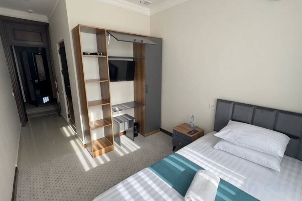 Standard Single Room (Private Bathroom)