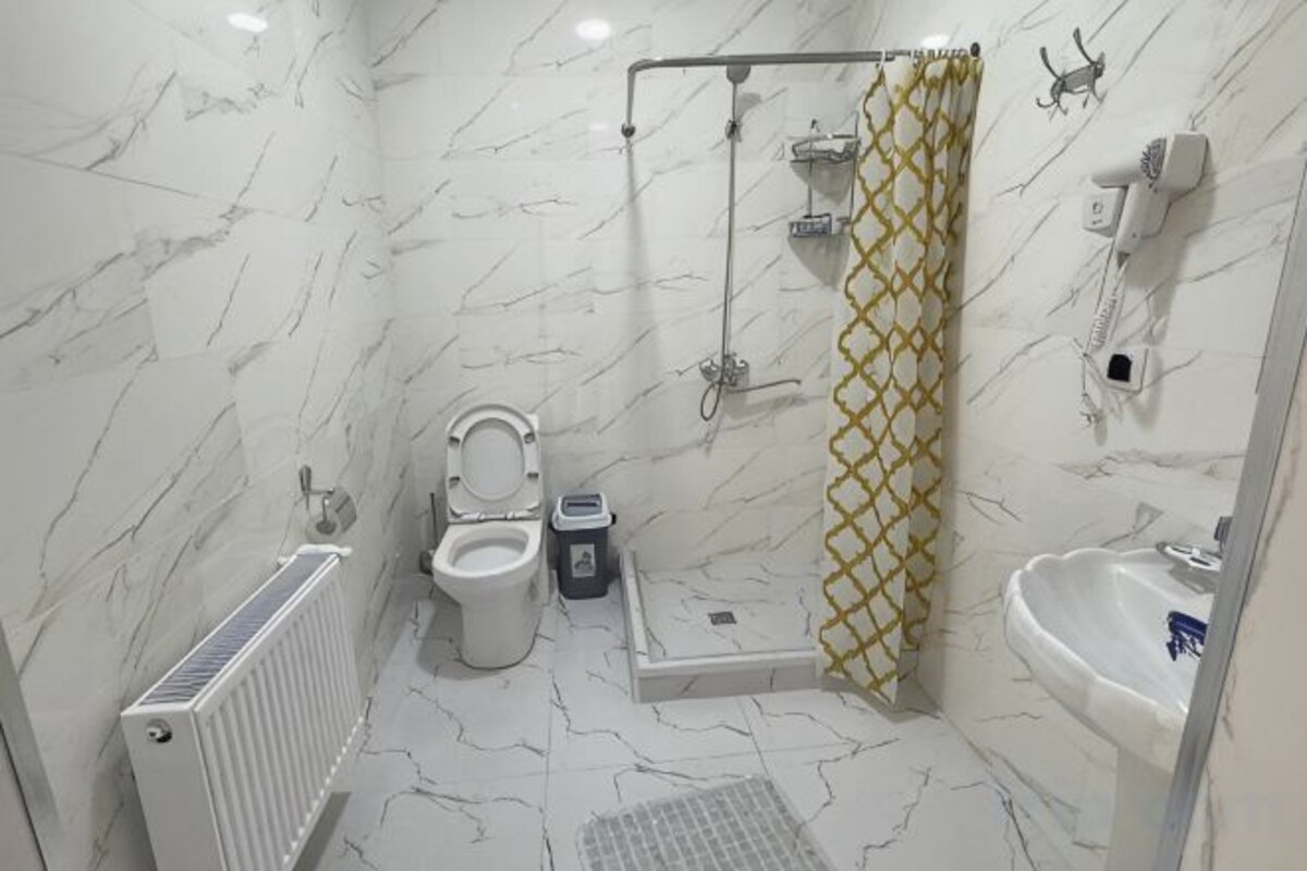 Twin Room (Private Bathroom)