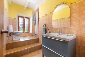 Room - GINA - Nice house with private pool and Free Wifi (Algaida)