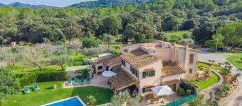 REYNES - Rustic villa with private pool and free Wi-Fi