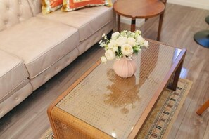 Living area - QiQi House Serenity~Private Near Asakusa & Skytree (Tokyo)