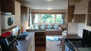 ํ์ฐ์ค, ์นจ์ค 3๊ฐ, ์ฅ์ ์ธ ์ง์, ๋ฐ๋ค ์ ๋ง | ๋ด๋ถ