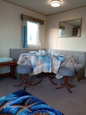 House, 3 Bedrooms, Accessible, Ocean View | Dining room - Spacious Holiday Home in Exmouth Ocean V (Exmouth)
