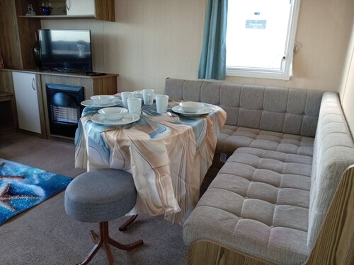Spacious Holiday Home in Exmouth Ocean V