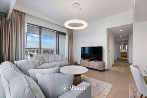 Luksusleilighet, balkong, byutsikt | Oppholdsområde