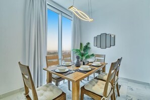 Cots/infant beds - bnbme Noora Tower's Gem w/ Pool, Business Bay (Dubai)