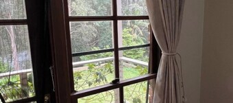 Castle Hill, a cozy little inn.