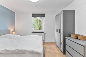 BĂŒgeleisen/BĂŒgelbrett, Internetzugang, BettwĂ€sche