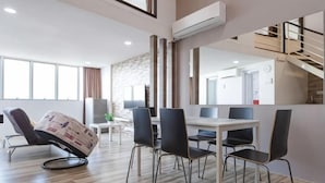 Interior - 3-Bed Exec Suite RumahKu Airport Penang (Bayan Lepas)