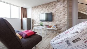 Interior - 3-Bed Exec Suite RumahKu Airport Penang (Bayan Lepas)