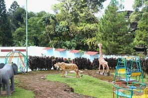 พื้นที่เล่นสำหรับเด็ก