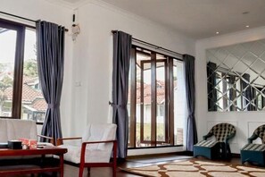 Room - Sierra by Semusim Villa (Cipanas)