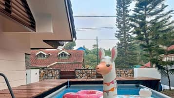 Kolam renang outdoor