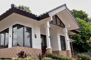 Unclassified image, 3 of 18, button - Sierra by Semusim Villa (Cipanas)