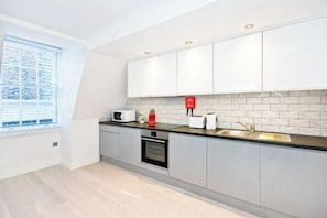 Room - Eldon Chambers Flat 2 by City Living London (London)