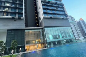 Unclassified image, 4 of 36, button - Setia sky 88 Foo homestay (Johor Bahru)
