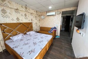 Unclassified image, 2 of 12, button - Golden Punjabi House (Zirakpur)