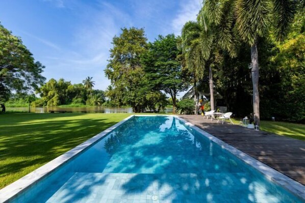 Outdoor pool - Hide & Seek River Villa (Si Prachan)