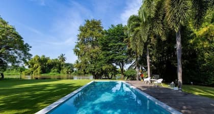 Hide & Seek River Villa