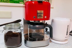 Coffee and/or coffee maker - Peacock (Osaka)