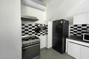 Restaurant - south pattaya soi adam 5 bedrooms pool villa (Pattaya)