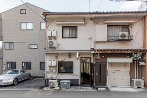 Exterior - Hanazono Kita (Osaka)