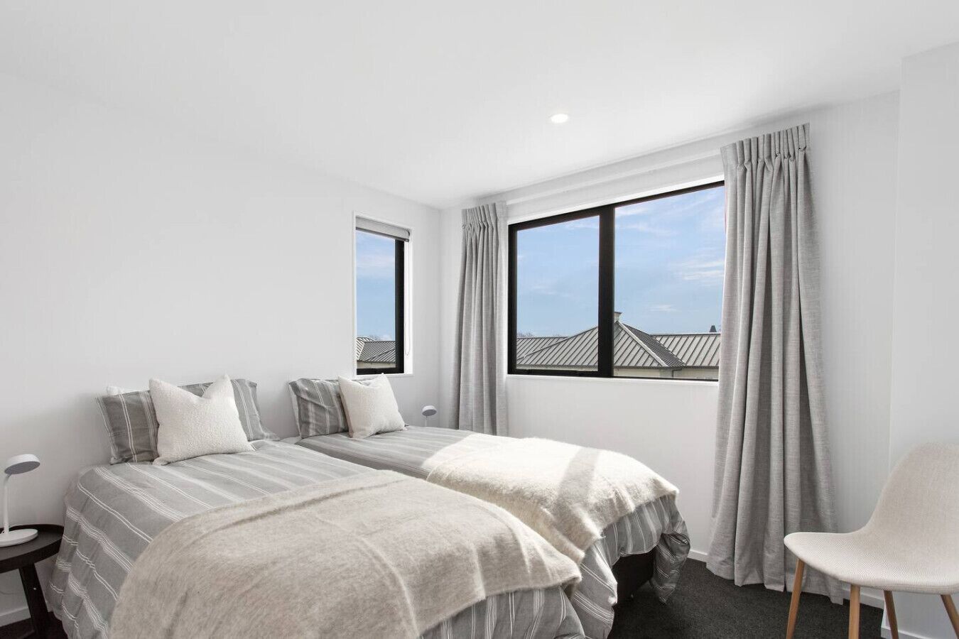 2 bedrooms, desk, iron/ironing board, WiFi