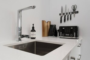 Interior - Sun Filled Living Hagley Park Hospital 2BR 2BA (Christchurch)