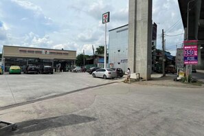 Room - Charinsup Pinklao Hotel (Bang Kruai)