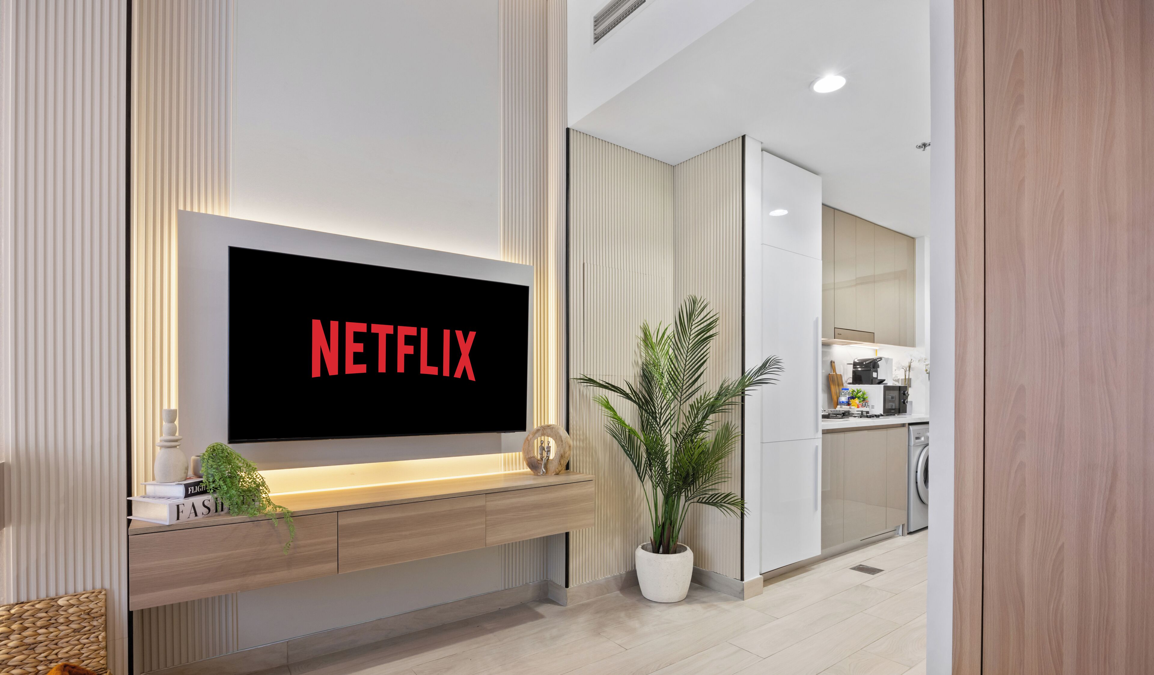 55-吋智慧型電視、數位頻道、Netflix、串流服務