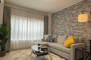 Living area - Relax House (Tokyo)