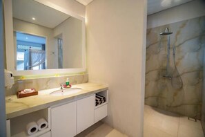 Room - Raaga Samudra Villa (Bali)