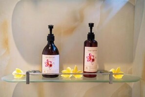 Room - Raaga Samudra Villa (Bali)