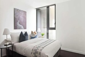 Room - A Spacious 2BR Apt, Walk to Southern Cross Station (Melbourne)