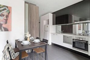 Room - A Spacious 2BR Apt, Walk to Southern Cross Station (Melbourne)