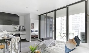 Room - A Spacious 2BR Apt, Walk to Southern Cross Station (Melbourne)