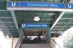 An underground station with a sign indicating 'Schönhauser Allee'. - Holiday 33 Apartment M Schönhauser Allee (Berlin)