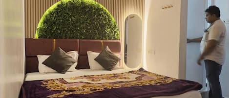 Basic Double Room, City View | Desk, free WiFi