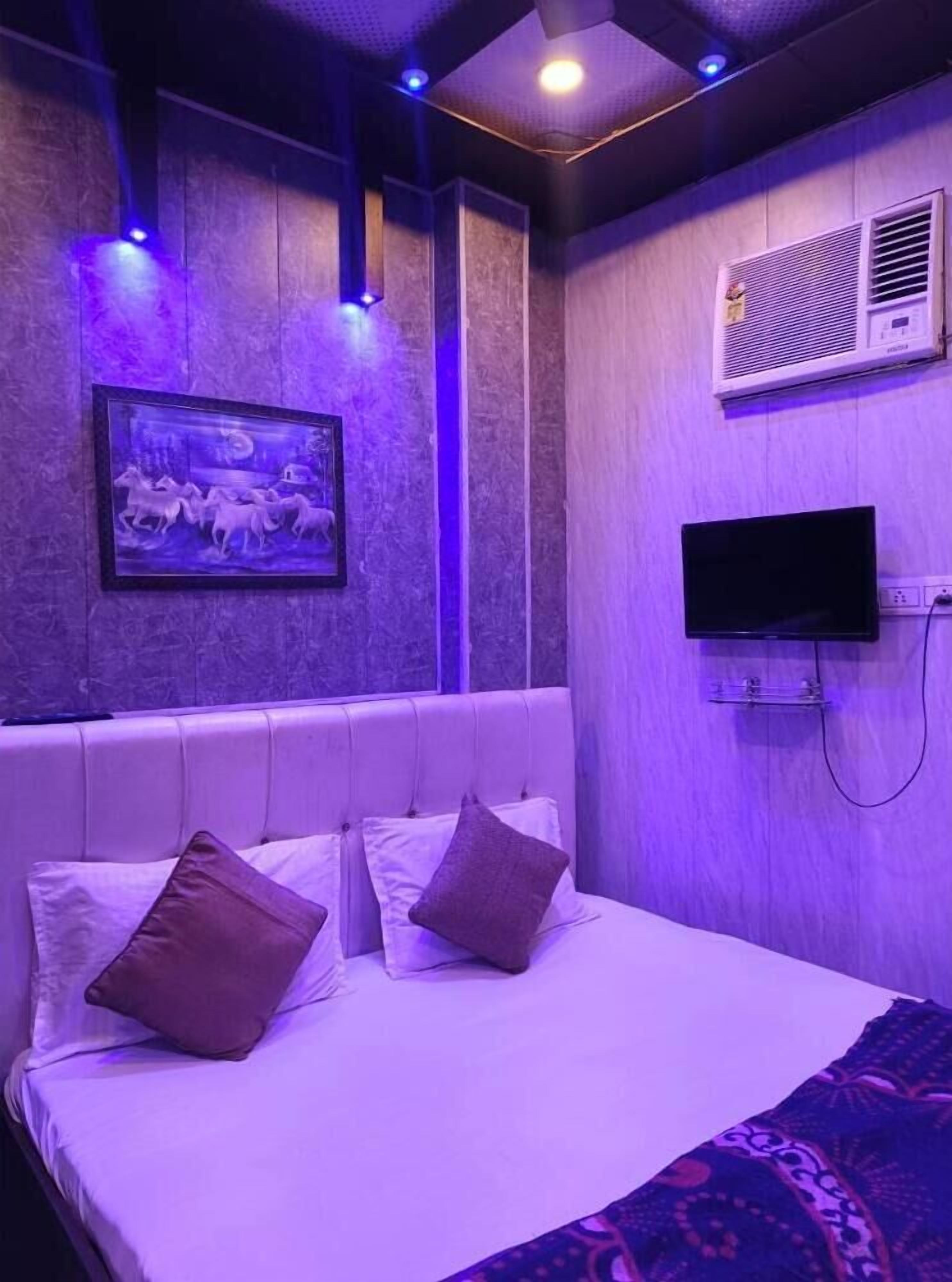 Basic dubbelrum - utsikt mot staden | Skrivbord och gratis wi-fi