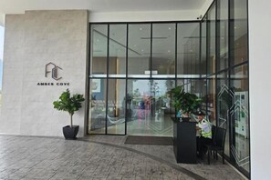 المنشأة من الخارج