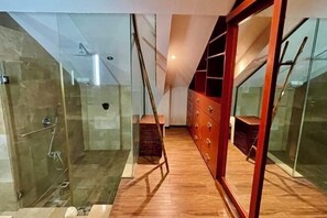 Room - 3 bedroom Penthouse at Asiana Villas in Boracay 5 minutes walk to White Beach (Boracay Island)