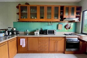 Private kitchen - 3 bedroom Penthouse at Asiana Villas in Boracay 5 minutes walk to White Beach (Boracay Island)