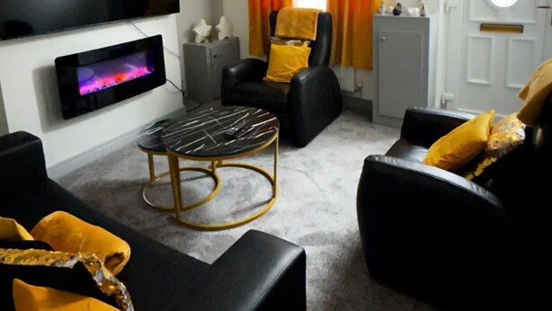 Unclassified image, 1 of 16, button - the house is suitable for contractors,family and a group  (Stoke-on-Trent)